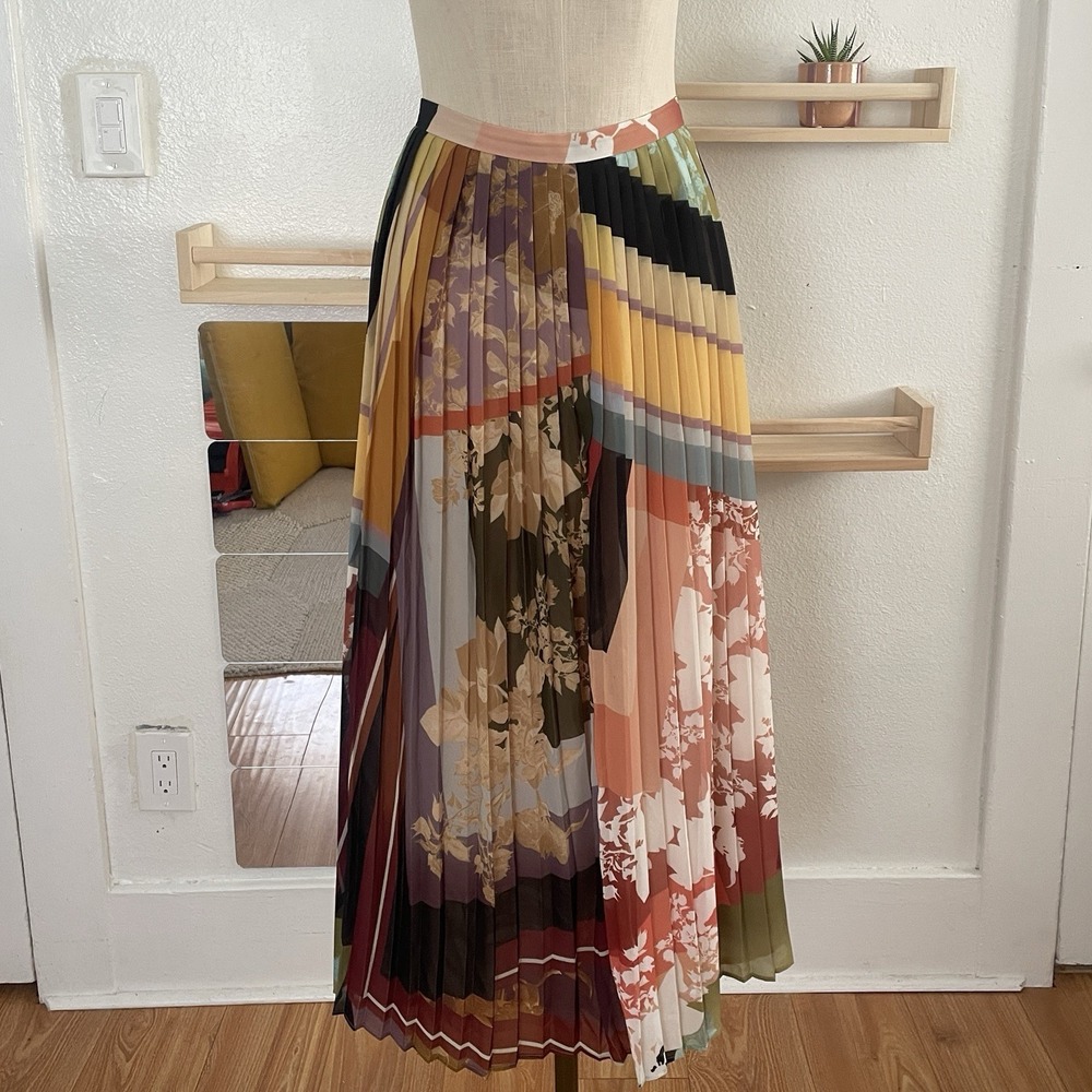 Maeve Anthropologie Consuela Pleated Maxi Skirt Size 00 Petite MultiFloral Print